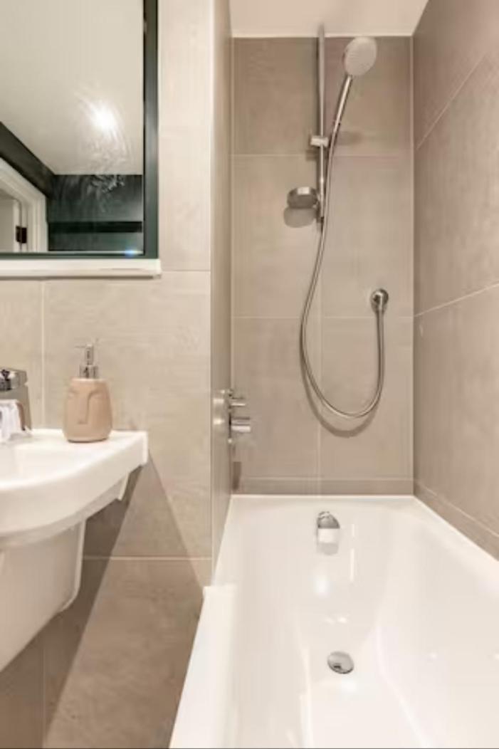 Two Bedrooms Exquisite En-Suite Apartment Deansgate Manchester Kültér fotó